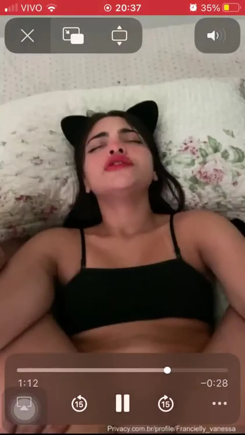 Francielly Vanessa fudendo gostoso gemendo após ter feito um oral