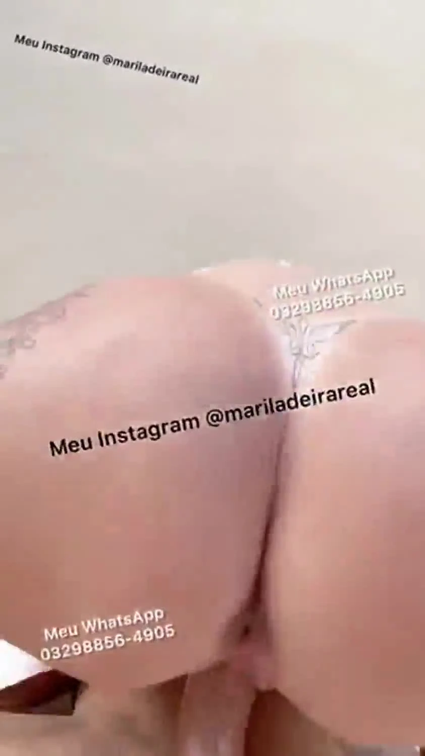 Mari Ladeira estrela em cena adulta com mulher loira fudendo gostoso oral e transando