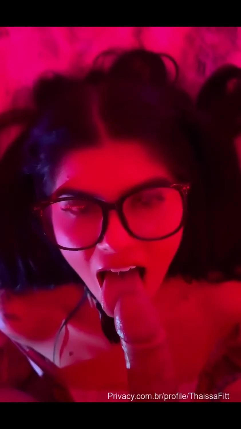 Thaissa Fit fazendo um sexo oral e transando em vídeo caseiro